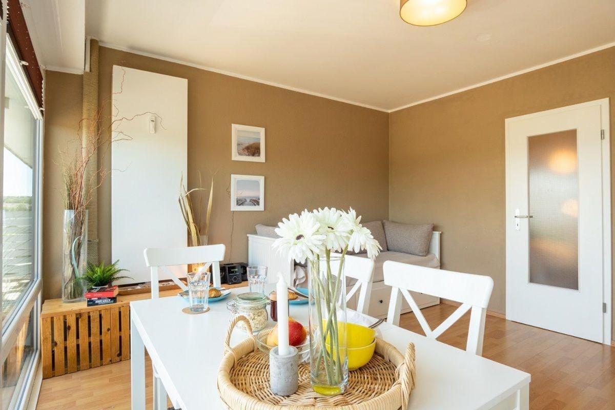 Haus-Steinwarder-7-Wohnung-Strandbude-22 Хайлигенхафен Экстерьер фото