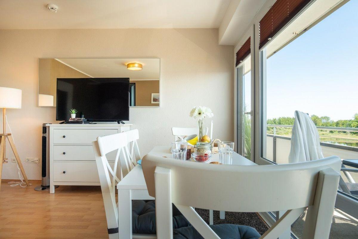 Haus-Steinwarder-7-Wohnung-Strandbude-22 Хайлигенхафен Экстерьер фото