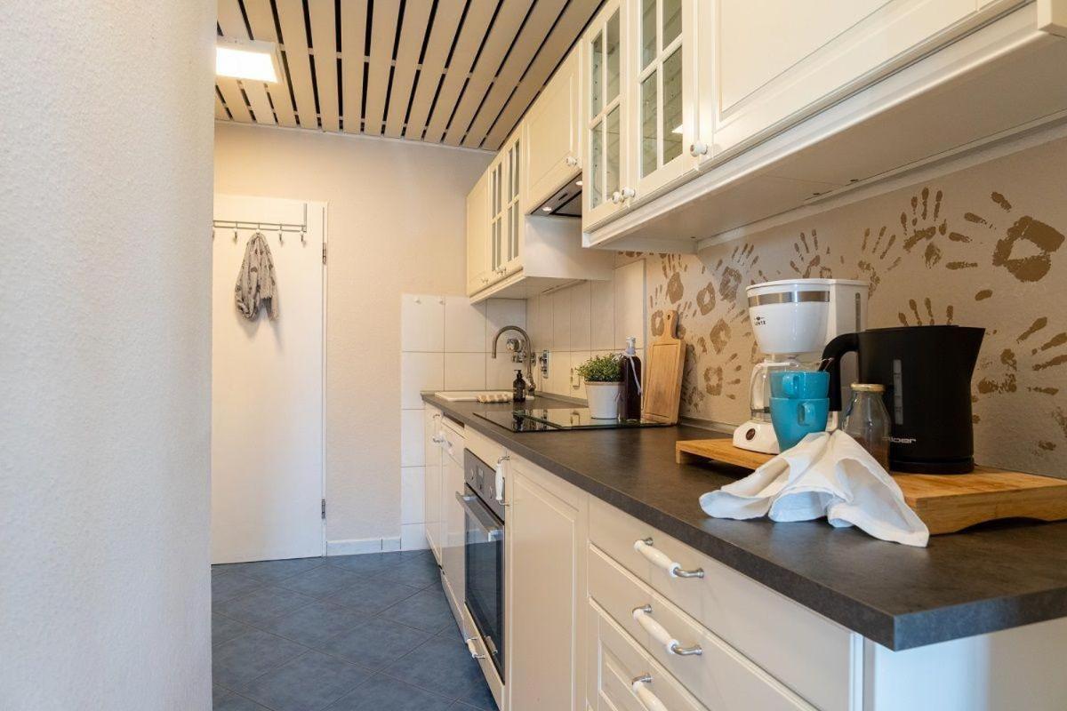 Haus-Steinwarder-7-Wohnung-Strandbude-22 Хайлигенхафен Экстерьер фото