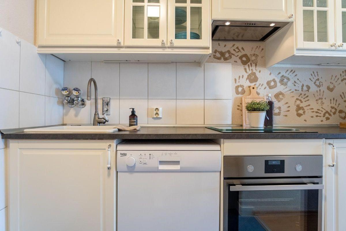 Haus-Steinwarder-7-Wohnung-Strandbude-22 Хайлигенхафен Экстерьер фото